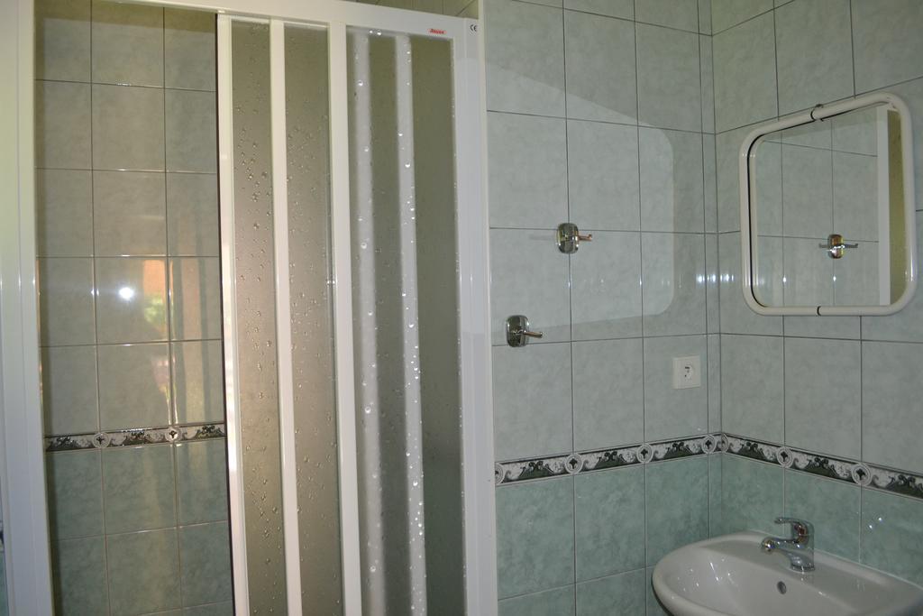 Chaty Pod Knizeci, Trojanovice Exteriör bild
